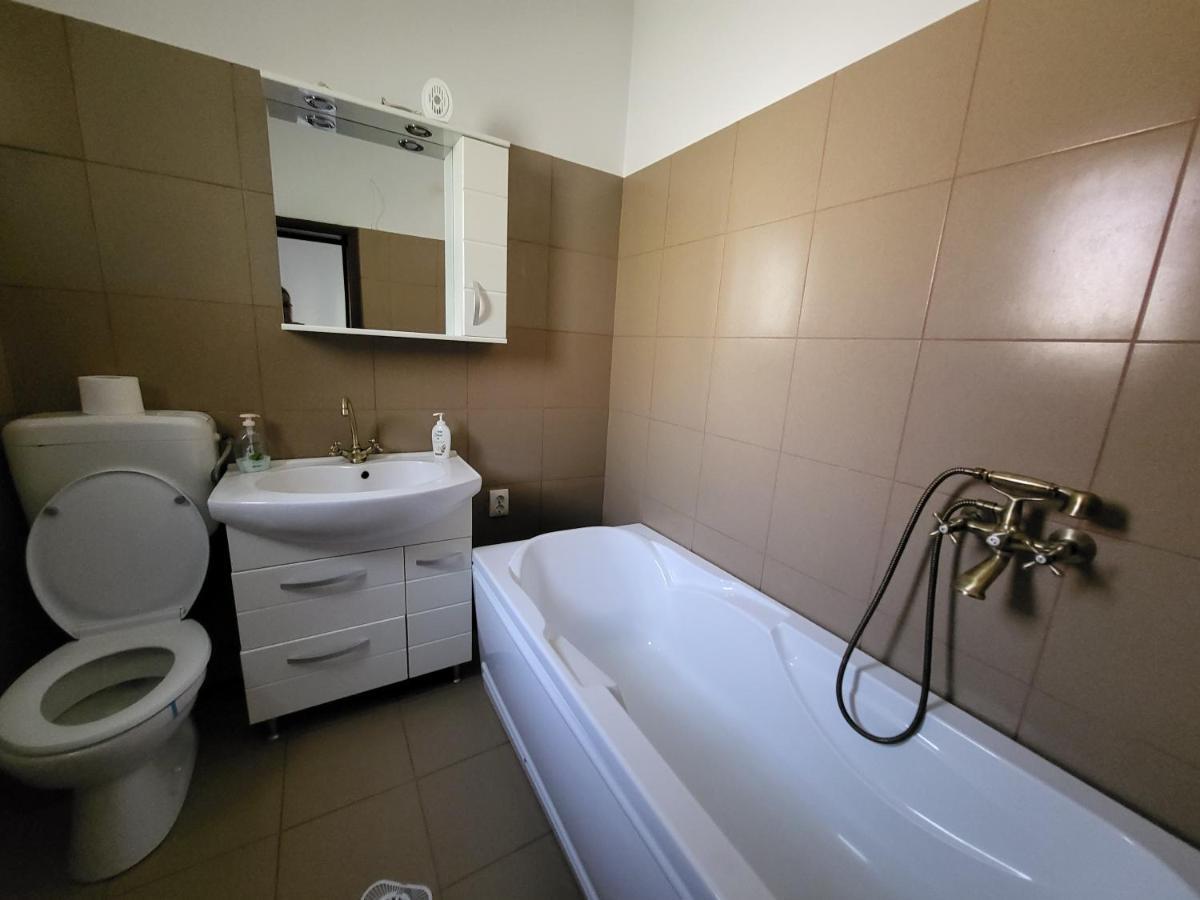 Apartment Mega Mall Monza National Arena Boekarest Buitenkant foto
